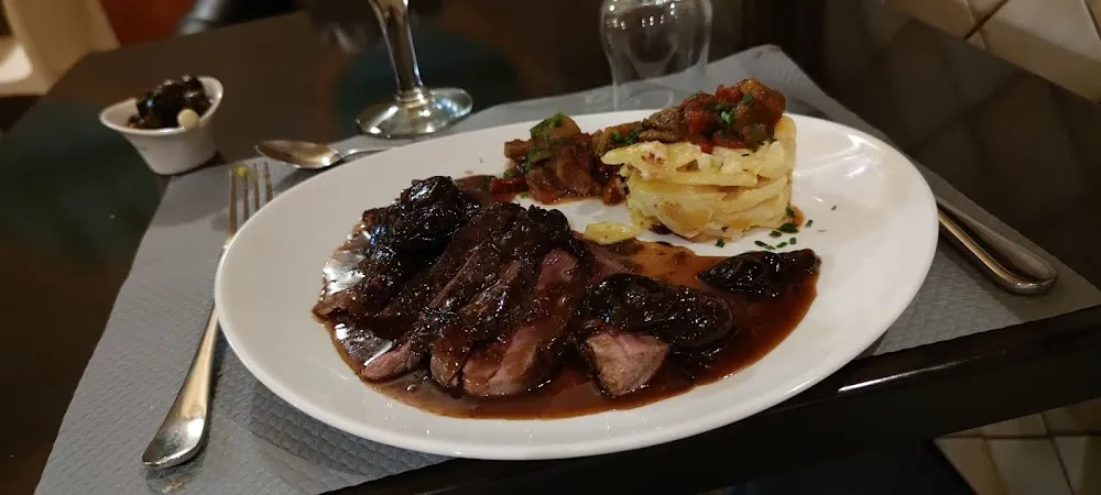 Magret de Canard Sauce Au Miel